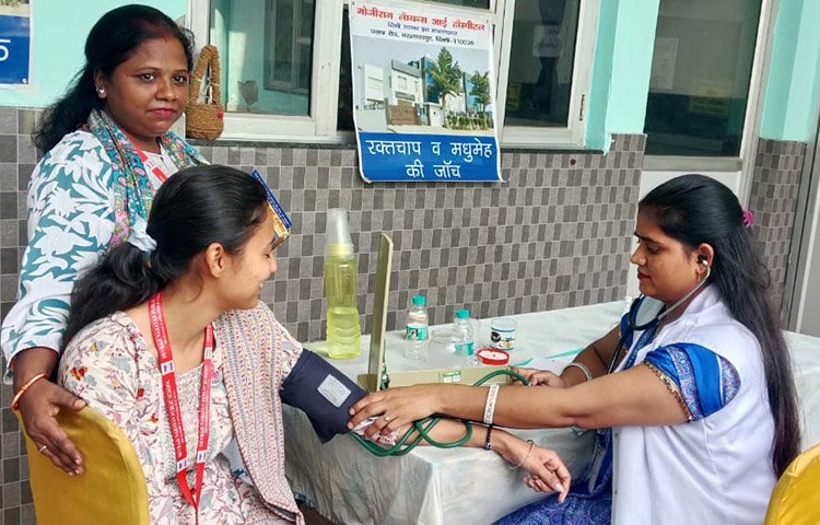 Eye Camp with New G9 Janseva Foundation